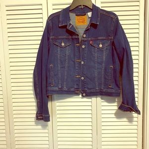Levi crop trucker jacket